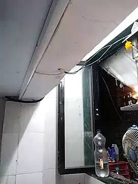 Snapshot of heartless__95 chatting on February 13, 1:59 pm heartless 95 online show from February 13, 1:59 pm