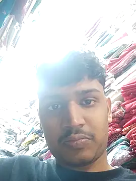 Snapshot of heartless__95 chatting on February 15, 6:12 am heartless 95 online show from February 15, 6:12 am