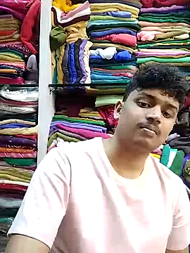 Snapshot of heartless__95 chatting on February 16, 8:10 am heartless 95 online show from February 16, 8:10 am