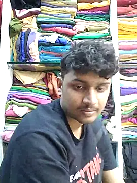 Snapshot of heartless__95 chatting on February 18, 11:33 am heartless 95 online show from February 18, 11:33 am