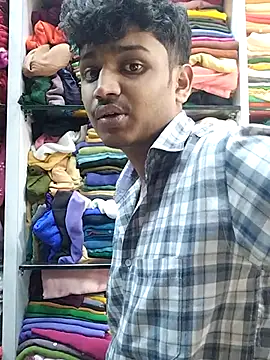 Snapshot of heartless__95 chatting on February 21, 6:40 am heartless 95 online show from February 21, 6:40 am