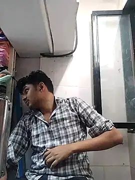 Snapshot of heartless__95 chatting on March 4, 10:02 am heartless 95 online show from March 4, 10:02 am