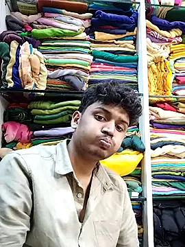 Snapshot of heartless__95 chatting on March 6, 10:20 am heartless 95 online show from March 6, 10:20 am