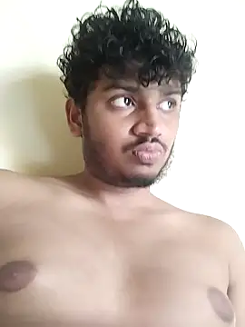 Snapshot of heartless__95 chatting on October 21, 2:01 am heartless 95 online show from October 21, 2:01 am