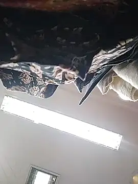 Snapshot of heartless__95 chatting on November 6, 6:14 am heartless 95 online show from November 6, 6:14 am