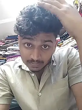 Snapshot of heartless__95 chatting on November 17, 12:44 pm heartless 95 online show from November 17, 12:44 pm