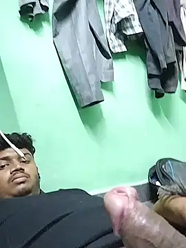 Snapshot of heartless__95 chatting on February 7, 11:30 pm heartless 95 online show from February 7, 11:30 pm