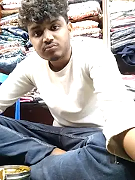 Snapshot of heartless__95 chatting on February 12, 10:54 am heartless 95 online show from February 12, 10:54 am