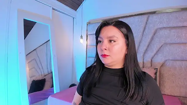 EmaJames25 online show from October 13, 4:07 pm