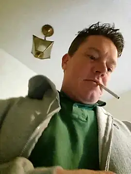 Bigtater1999 online show from April 9, 9:42 pm