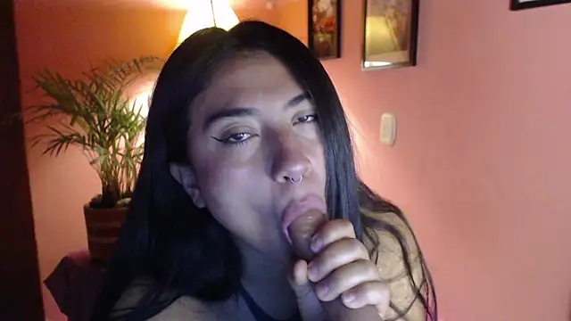 bunnyemilyrose36 online show from March 7, 9:50 am