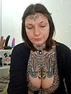 lizzardqueeen online show from November 27, 2:41 pm