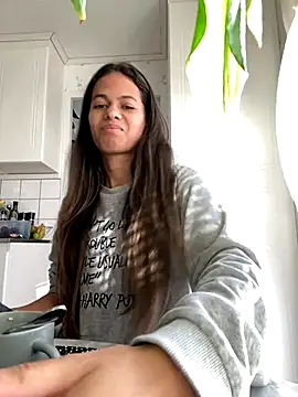 Snapshot of Gaby_pinheirO chatting on October 14, 8:15 am Gaby pinheirO online show from October 14, 8:15 am