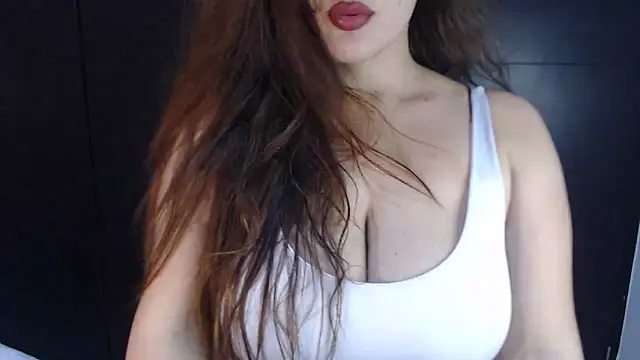 Snapshot of AdharaLujan chatting on December 12, 5:52 am AdharaLujan online show from December 12, 5:52 am