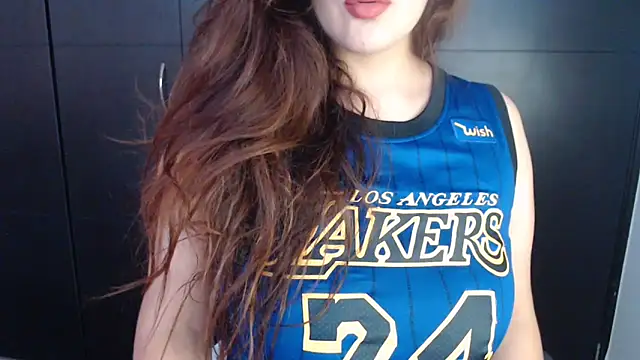 Snapshot of AdharaLujan chatting on February 4, 12:33 pm AdharaLujan online show from February 4, 12:33 pm