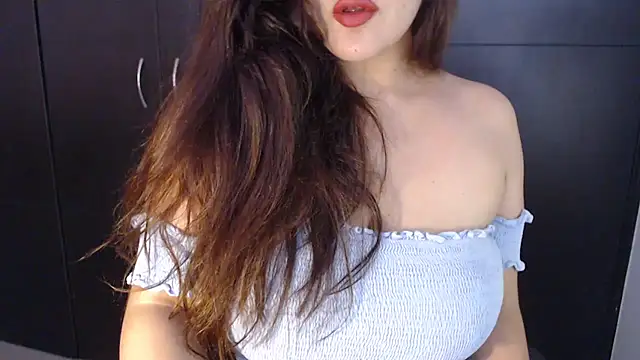 Snapshot of AdharaLujan chatting on September 25, 5:05 pm AdharaLujan online show from September 25, 5:05 pm