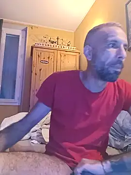 Snapshot of arrow13680 chatting on December 3, 8:56 am arrow13680 online show from December 3, 8:56 am