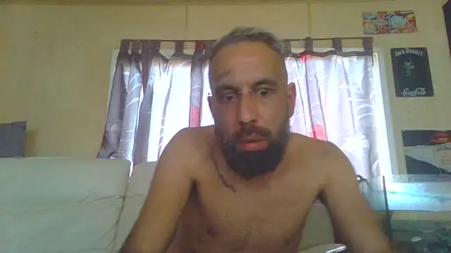 Snapshot of arrow13680 chatting on February 6, 10:29 am arrow13680 online show from February 6, 10:29 am