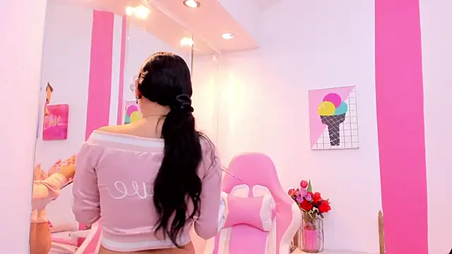 scarlette 15  online show from December 30, 1:36 pm