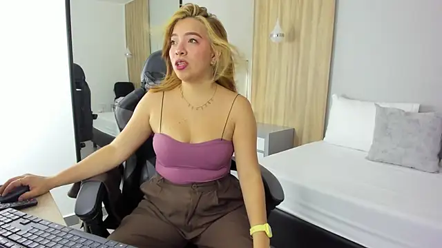 alma fenix online show from December 2, 6:58 pm