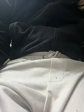 Snapshot of John_desihunk chatting on December 12, 12:22 pm John desihunk online show from December 12, 12:22 pm