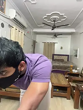 Snapshot of John_desihunk chatting on December 29, 6:14 am John desihunk online show from December 29, 6:14 am