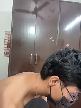 Snapshot of John_desihunk chatting on September 26, 5:50 pm John desihunk online show from September 26, 5:50 pm