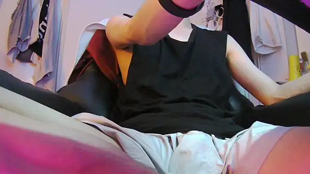 Ray175oo online show from April 18, 5:39 pm