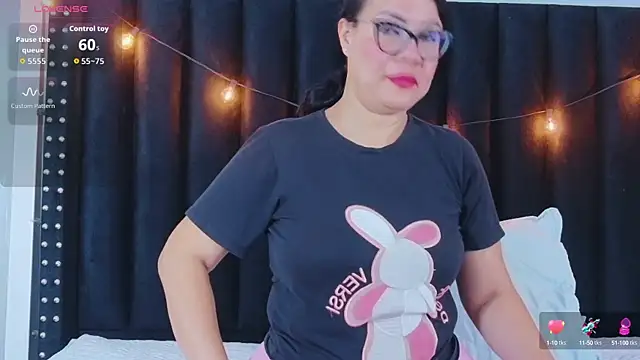 hotlatinateacher online show from October 12, 11:53 am