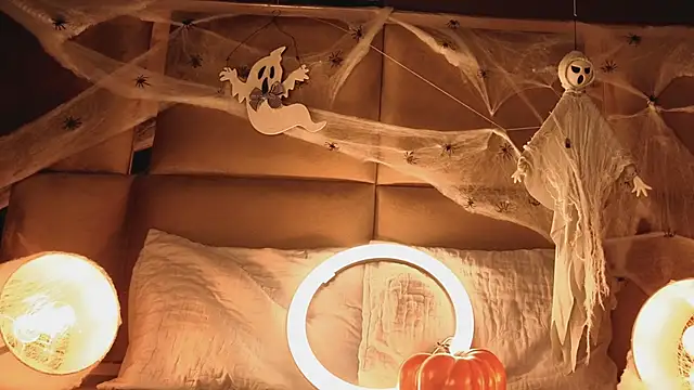 Snapshot of angelinepossy chatting on October 21, 9:26 pm angelinepossy online show from October 21, 9:26 pm