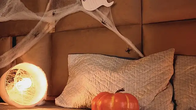 Snapshot of angelinepossy chatting on October 29, 10:00 pm angelinepossy online show from October 29, 10:00 pm