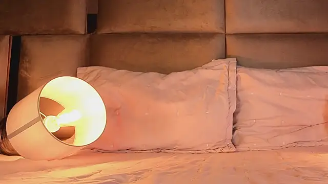 Snapshot of angelinepossy chatting on November 29, 10:02 pm angelinepossy online show from November 29, 10:02 pm