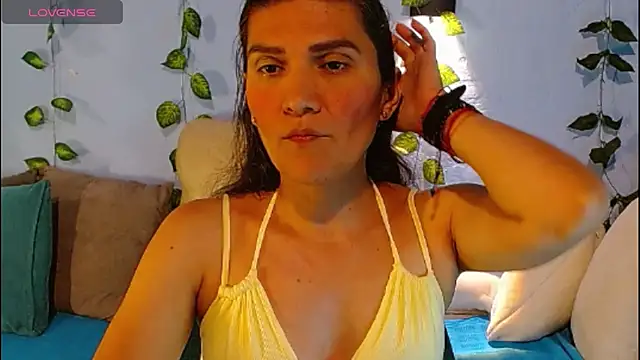 venus swet  online show from April 17, 12:02 am