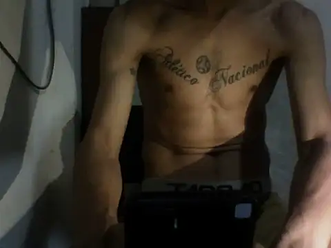 Snapshot of Delgadomx chatting on November 4, 5:17 am Delgadomx online show from November 4, 5:17 am