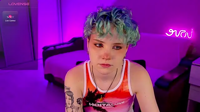 School Love online show from December 20, 1:11 pm