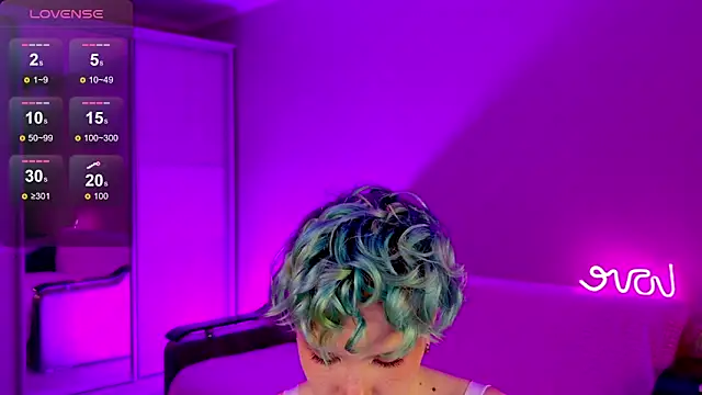 School Love online show from December 23, 1:24 pm