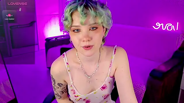 School Love online show from February 2, 4:11 pm