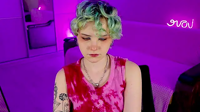 School Love online show from February 3, 1:19 pm