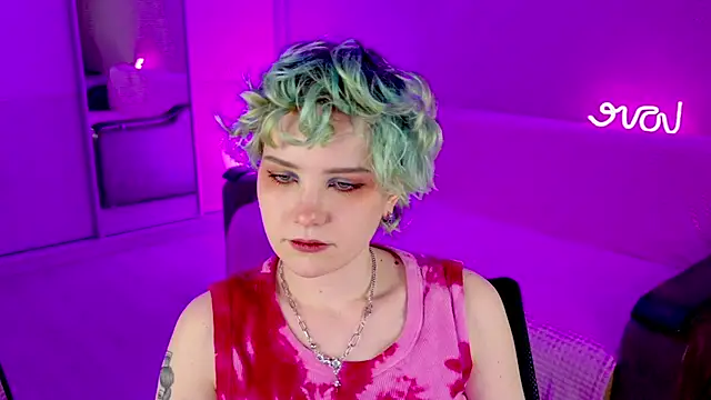 School Love online show from February 3, 4:20 pm