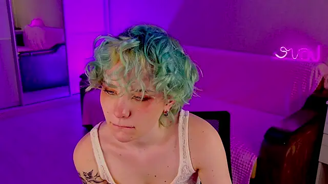 School Love online show from March 7, 1:18 pm