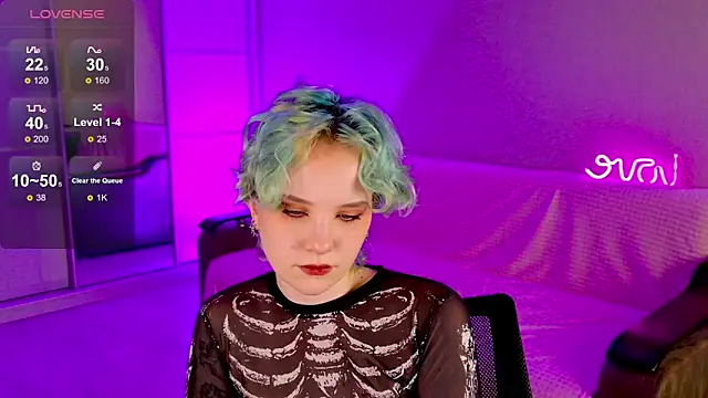 School Love online show from March 9, 1:04 pm