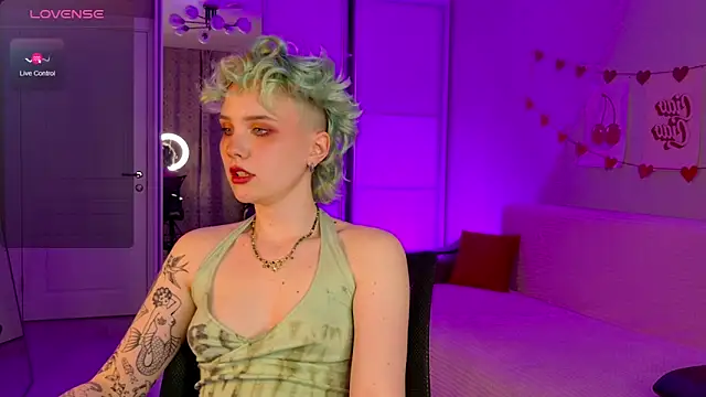 School Love online show from March 19, 4:13 pm