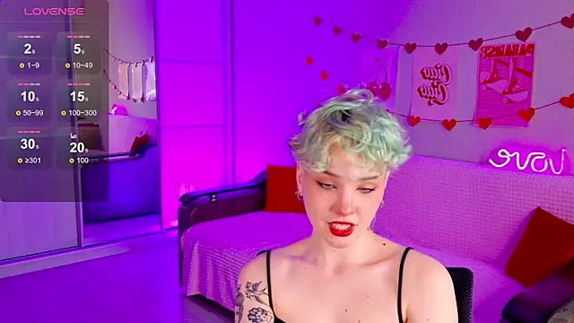 School Love online show from March 20, 1:04 pm