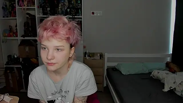 Snapshot of School_Love chatting on January 18, 7:56 am School Love online show from January 18, 7:56 am