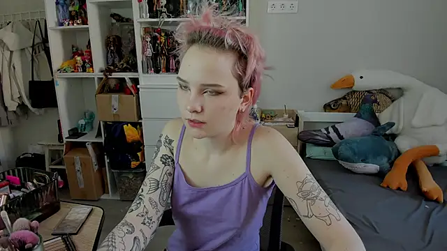 Snapshot of School_Love chatting on February 11, 7:02 am School Love online show from February 11, 7:02 am