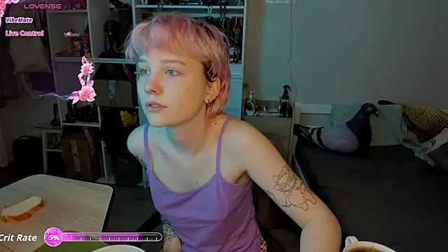 Snapshot of School_Love chatting on February 13, 7:04 am School Love online show from February 13, 7:04 am