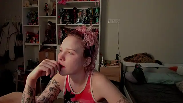 Snapshot of School_Love chatting on February 16, 7:04 am School Love online show from February 16, 7:04 am