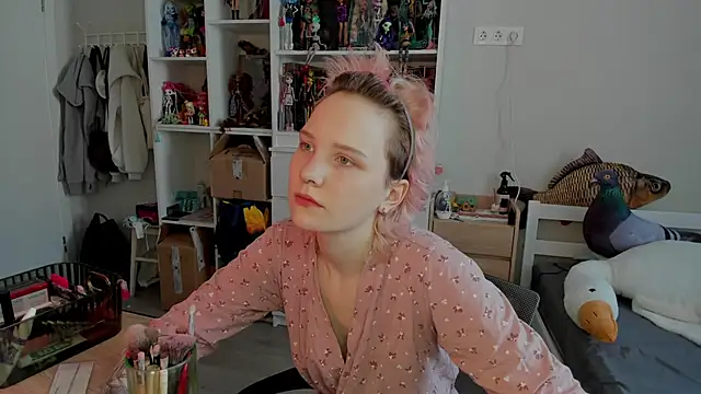 Snapshot of School_Love chatting on February 18, 7:04 am School Love online show from February 18, 7:04 am