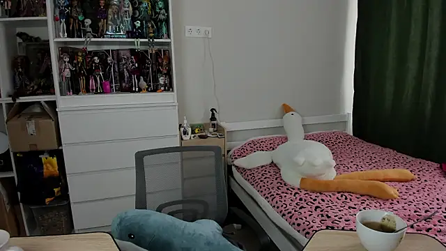 Snapshot of School_Love chatting on March 2, 7:09 am School Love online show from March 2, 7:09 am