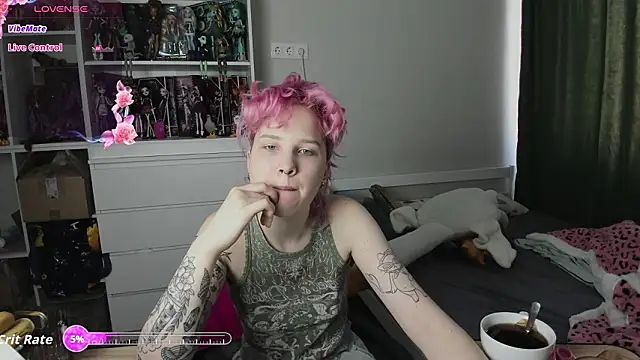 Snapshot of School_Love chatting on March 12, 7:03 am School Love online show from March 12, 7:03 am